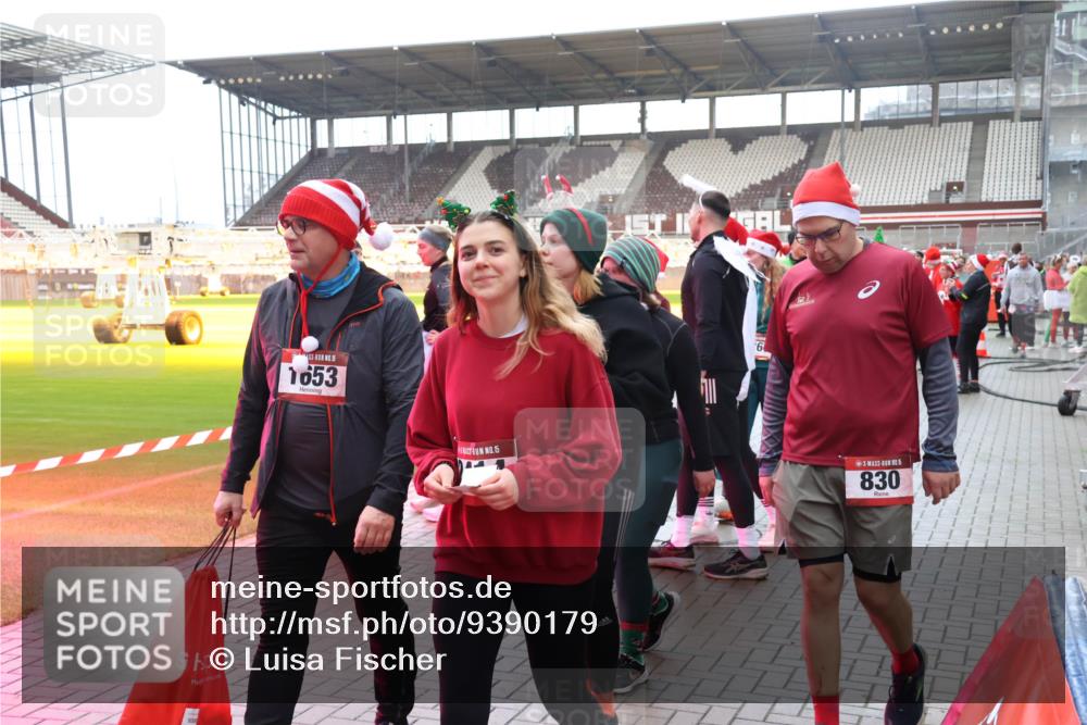07.12.2025 - St. Pauli X-Mass-Run No. 15 Luisa Fischer http://msf.ph/oto/9390179 07.12.2025 12:11:23 Ziel 15, 1653, 15, 6, 5, 830, 208, 223, 224, 1450, 1728, 1731, 1780, 1845, 3701, 3840, 3841, 4257, 4259, 4262, 4280, 4281, 4398, 4400, 4745, 4826, 4827, 4831, 4834, 4836 meine-sportfotos.de