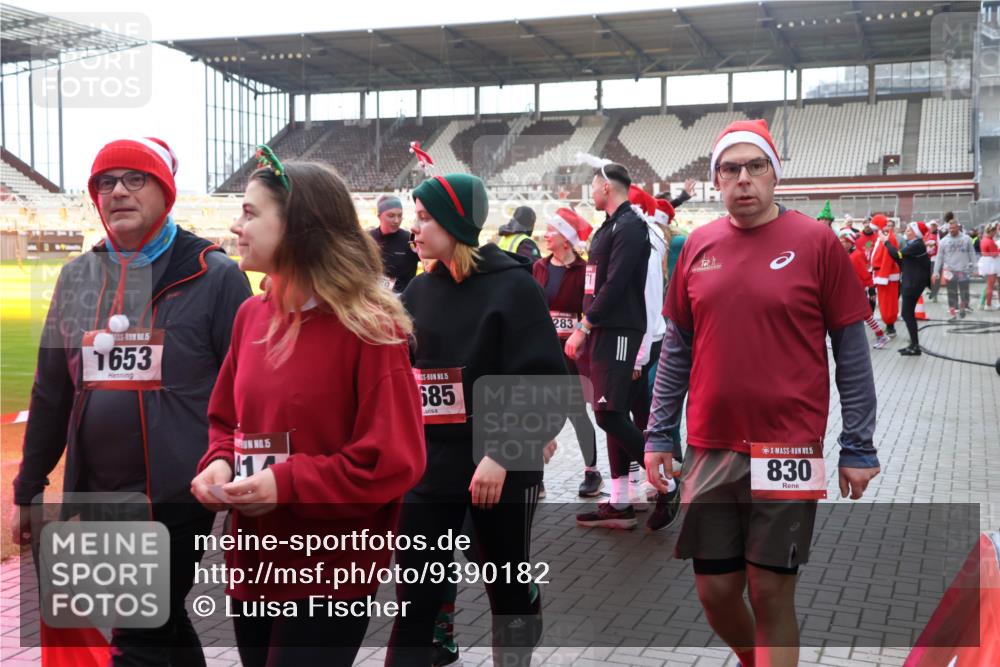 07.12.2025 - St. Pauli X-Mass-Run No. 15 Luisa Fischer http://msf.ph/oto/9390182 07.12.2025 12:11:23 Ziel 5, 1653, 15, 1, 15, 685, 283, 15, 830, 208, 223, 224, 1450, 1728, 1731, 1780, 1845, 3701, 3840, 3841, 4257, 4259, 4262, 4280, 4281, 4398, 4400, 4745, 4826, 4827, 4831, 4834, 4836 meine-sportfotos.de