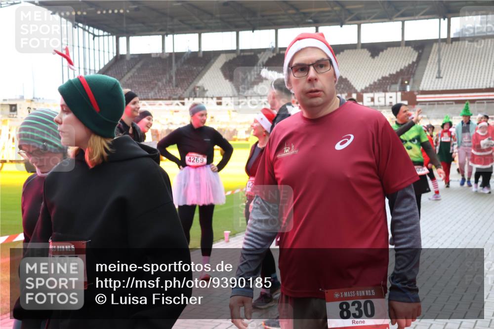 07.12.2025 - St. Pauli X-Mass-Run No. 15 Luisa Fischer http://msf.ph/oto/9390185 07.12.2025 12:11:24 Ziel 15, 685, 4269, 42, 15, 830, 208, 223, 224, 1450, 1728, 1731, 1780, 1845, 3701, 3840, 3841, 4257, 4259, 4262, 4280, 4281, 4398, 4400, 4826, 4827, 4831, 4836 meine-sportfotos.de