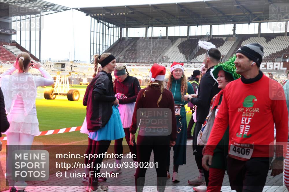 07.12.2025 - St. Pauli X-Mass-Run No. 15 Luisa Fischer http://msf.ph/oto/9390201 07.12.2025 12:11:38 Ziel 4260, 4406, 1780, 2393, 2394, 3758, 4180, 4188, 4398, 4400 meine-sportfotos.de