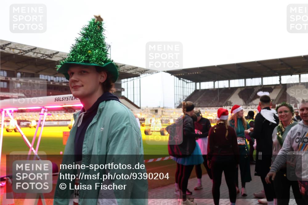07.12.2025 - St. Pauli X-Mass-Run No. 15 Luisa Fischer http://msf.ph/oto/9390204 07.12.2025 12:11:41 Ziel 267, 1780, 2393, 2394, 3758, 4180, 4188, 4398, 4400 meine-sportfotos.de
