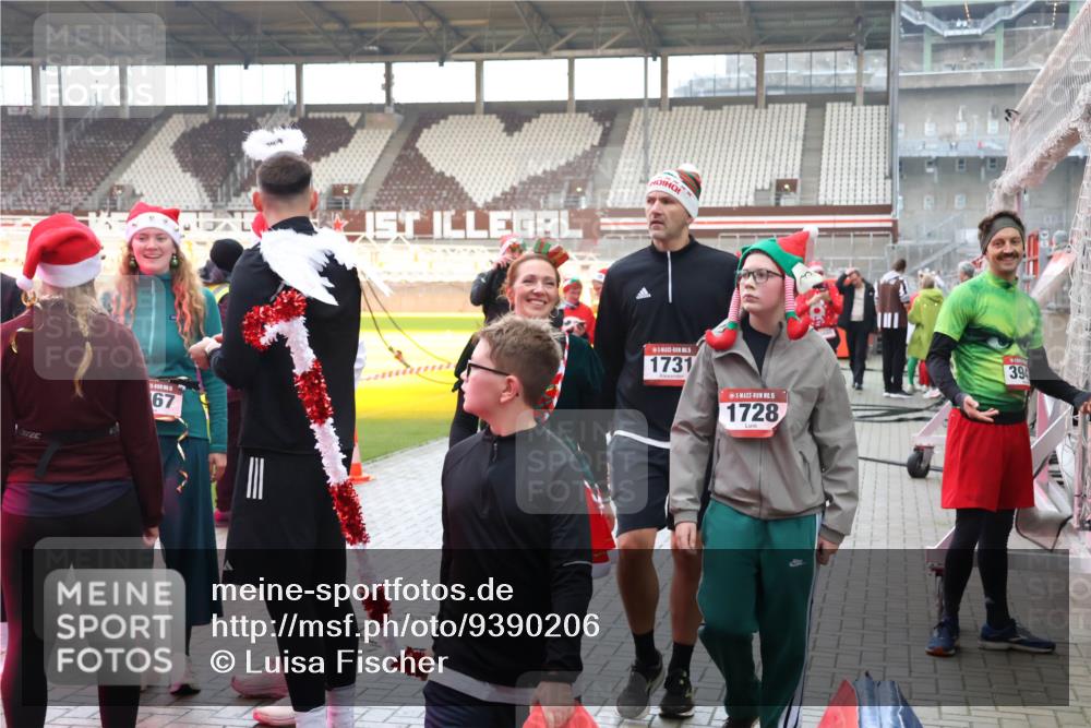 07.12.2025 - St. Pauli X-Mass-Run No. 15 Luisa Fischer http://msf.ph/oto/9390206 07.12.2025 12:11:43 Ziel 67, 1731, 15, 1728, 394, 1780, 2393, 2394, 3758, 4180, 4188, 4398, 4400 meine-sportfotos.de