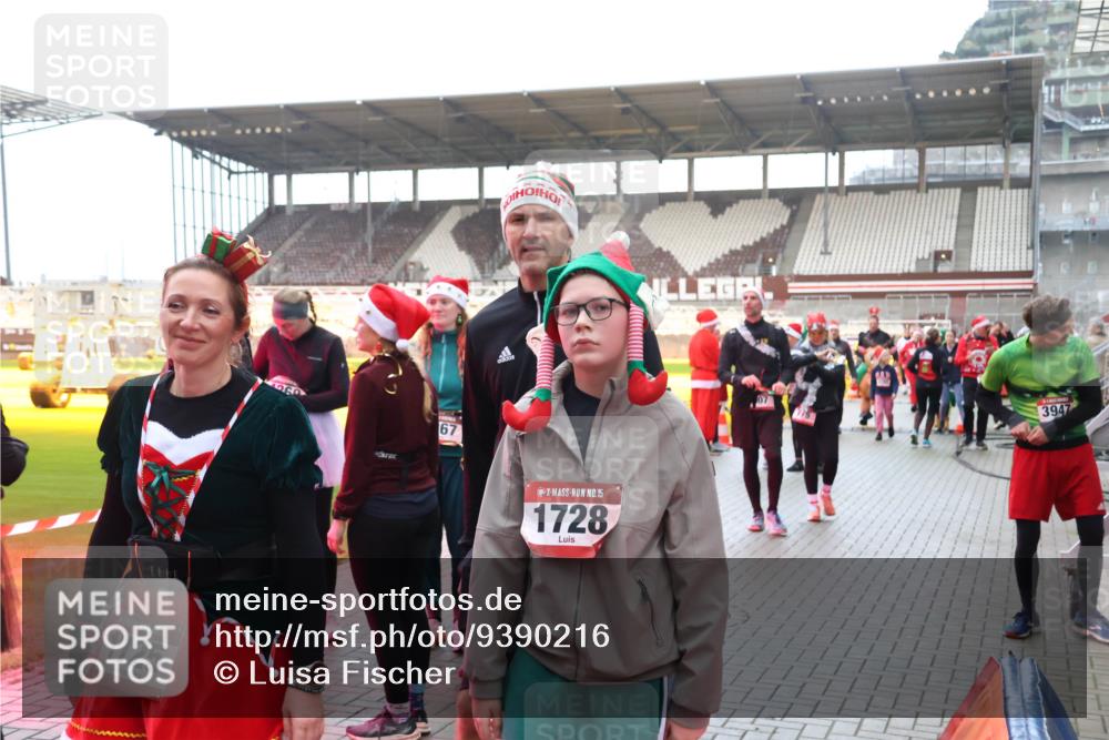 07.12.2025 - St. Pauli X-Mass-Run No. 15 Luisa Fischer http://msf.ph/oto/9390216 07.12.2025 12:11:46 Ziel 15, 1725, 260, 67, 15, 1728, 07, 3947, 1780, 2393, 2394, 3758, 4163, 4165, 4166, 4167, 4168, 4180, 4188, 4279, 4398, 4400 meine-sportfotos.de