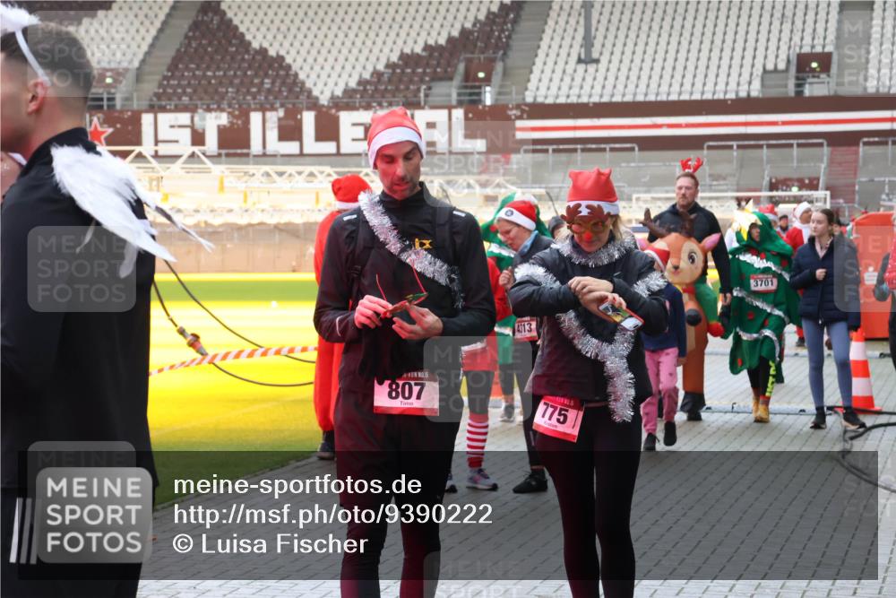 07.12.2025 - St. Pauli X-Mass-Run No. 15 Luisa Fischer http://msf.ph/oto/9390222 07.12.2025 12:11:48 Ziel 4313, 3701, 15, 807, 775, 1780, 2393, 2394, 3758, 4163, 4165, 4166, 4167, 4168, 4180, 4188, 4268, 4270, 4278, 4279, 4398, 4400 meine-sportfotos.de