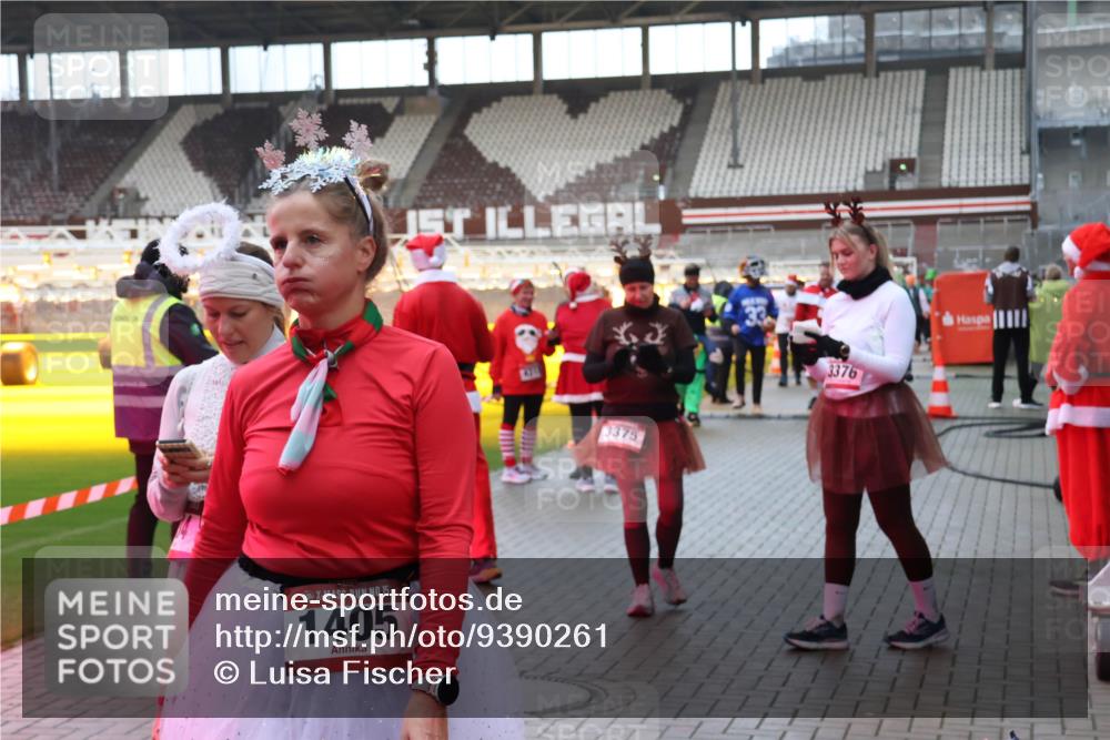 07.12.2025 - St. Pauli X-Mass-Run No. 15 Luisa Fischer http://msf.ph/oto/9390261 07.12.2025 12:12:23 Ziel 15, 1405, 3375, 3376, 1033, 1452, 3974, 3979, 4163, 4165, 4166, 4167, 4168, 4268, 4270, 4278, 4279, 4288, 4289, 4308, 4714 meine-sportfotos.de