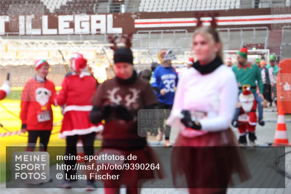 07.12.2025 - St. Pauli X-Mass-Run No. 15 Luisa Fischer http://msf.ph/oto/9390264 07.12.2025 12:12:24 Ziel 33, 1033, 1452, 3974, 3979, 4163, 4165, 4166, 4167, 4168, 4268, 4270, 4278, 4279, 4288, 4289, 4308, 4714 meine-sportfotos.de