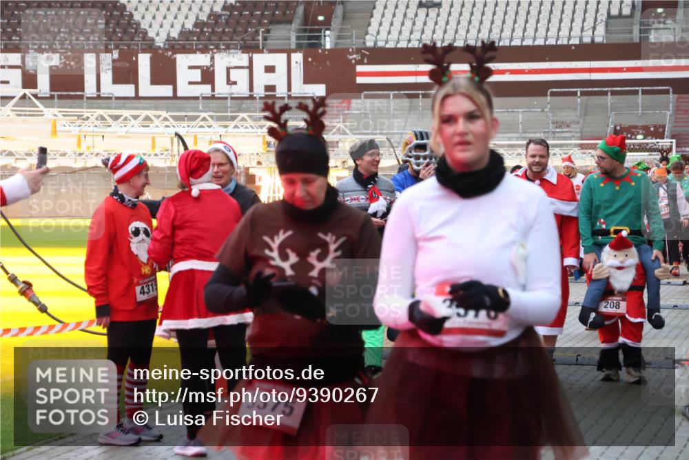 07.12.2025 - St. Pauli X-Mass-Run No. 15 Luisa Fischer http://msf.ph/oto/9390267 07.12.2025 12:12:26 Ziel 431, 3375, 208, 827, 1033, 1452, 3974, 3979, 4163, 4165, 4166, 4167, 4168, 4268, 4270, 4278, 4279, 4288, 4289, 4308, 4714 meine-sportfotos.de