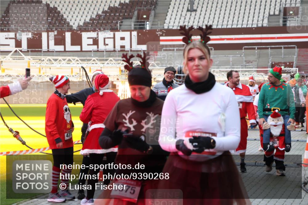 07.12.2025 - St. Pauli X-Mass-Run No. 15 Luisa Fischer http://msf.ph/oto/9390268 07.12.2025 12:12:26 Ziel 431, 3, 3375, 208, 405, 1033, 1452, 3974, 3979, 4163, 4165, 4166, 4167, 4168, 4268, 4270, 4278, 4279, 4288, 4289, 4308, 4714 meine-sportfotos.de