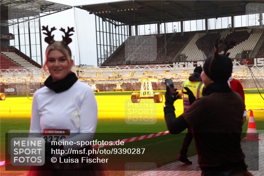 07.12.2025 - St. Pauli X-Mass-Run No. 15 Luisa Fischer http://msf.ph/oto/9390287 07.12.2025 12:12:35 Ziel 337, 1033, 1452, 3972, 3974, 3977, 3978, 3979, 4268, 4270, 4278, 4288, 4289, 4308, 4714 meine-sportfotos.de