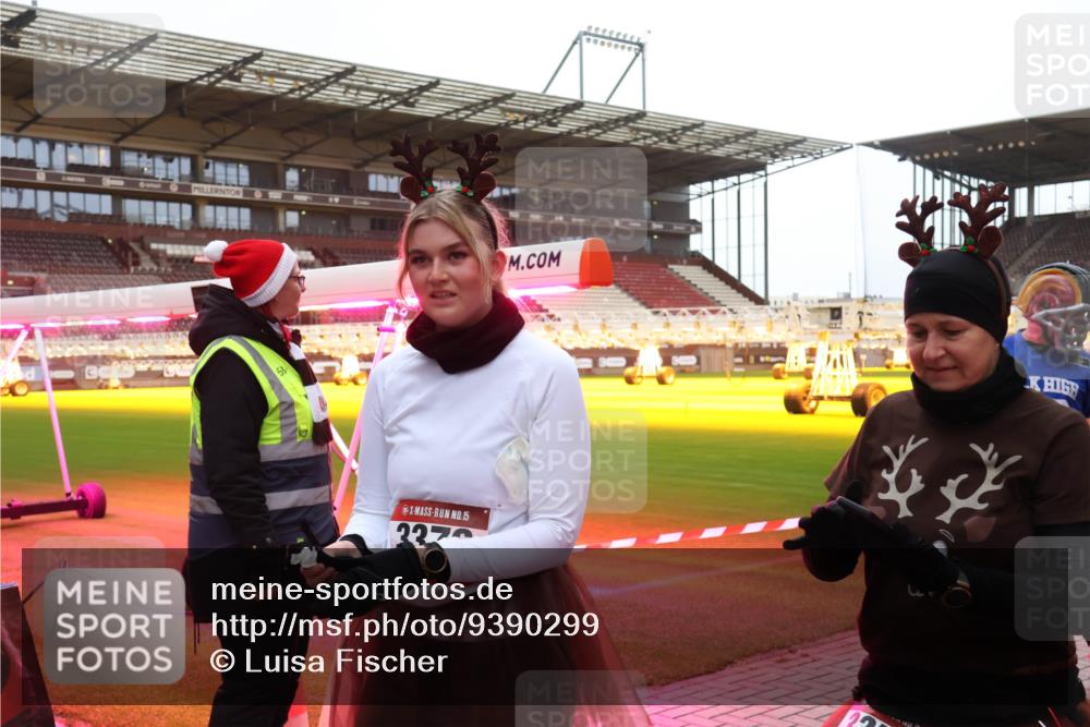 07.12.2025 - St. Pauli X-Mass-Run No. 15 Luisa Fischer http://msf.ph/oto/9390299 07.12.2025 12:12:40 Ziel 63, 15, 1033, 1452, 3972, 3974, 3977, 3978, 3979, 4288, 4289, 4308, 4714 meine-sportfotos.de