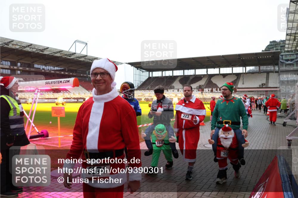 07.12.2025 - St. Pauli X-Mass-Run No. 15 Luisa Fischer http://msf.ph/oto/9390301 07.12.2025 12:12:42 Ziel 3374, 1845, 223, 208, 1033, 1452, 3972, 3974, 3977, 3978, 3979, 4288, 4289, 4308 meine-sportfotos.de
