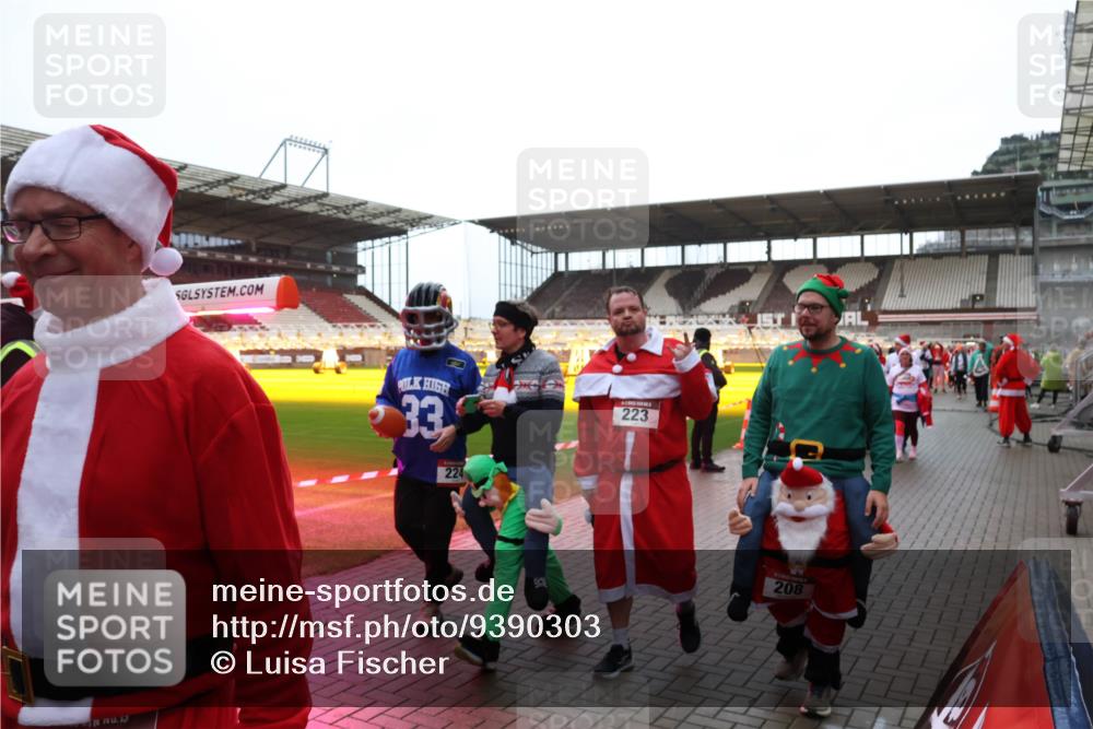 07.12.2025 - St. Pauli X-Mass-Run No. 15 Luisa Fischer http://msf.ph/oto/9390303 07.12.2025 12:12:43 Ziel 33, 224, 223, 208, 1033, 1452, 3972, 3974, 3977, 3978, 4288, 4289, 4308 meine-sportfotos.de