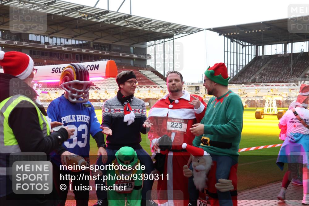 07.12.2025 - St. Pauli X-Mass-Run No. 15 Luisa Fischer http://msf.ph/oto/9390311 07.12.2025 12:12:55 Ziel 33, 15, 1845, 15, 223, 1033, 3972, 3977, 3978 meine-sportfotos.de