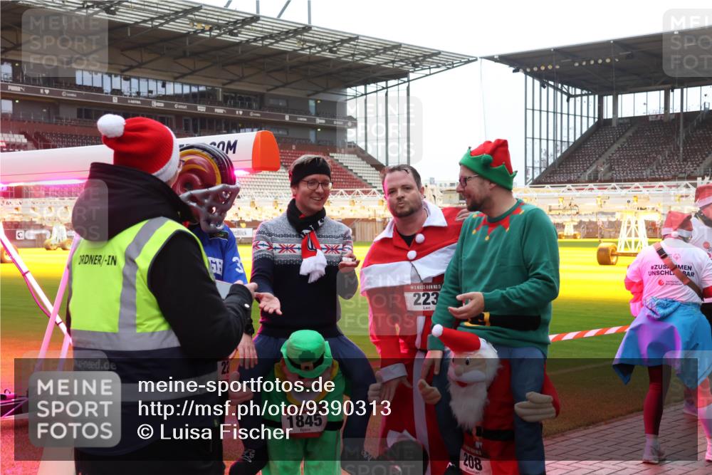 07.12.2025 - St. Pauli X-Mass-Run No. 15 Luisa Fischer http://msf.ph/oto/9390313 07.12.2025 12:12:55 Ziel 15, 223, 15, 1845, 208, 1033, 3972, 3977, 3978 meine-sportfotos.de