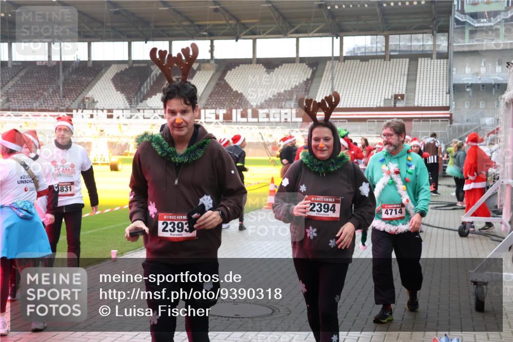 07.12.2025 - St. Pauli X-Mass-Run No. 15 Luisa Fischer http://msf.ph/oto/9390318 07.12.2025 12:12:58 Ziel 831, 2393, 15, 2394, 4714, 1033, 1500, 1503, 3972, 3977, 3978 meine-sportfotos.de