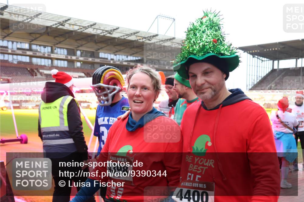 07.12.2025 - St. Pauli X-Mass-Run No. 15 Luisa Fischer http://msf.ph/oto/9390344 07.12.2025 12:13:14 Ziel 15, 4398, 15, 4400, 1500, 1503, 3972, 3977, 3978 meine-sportfotos.de