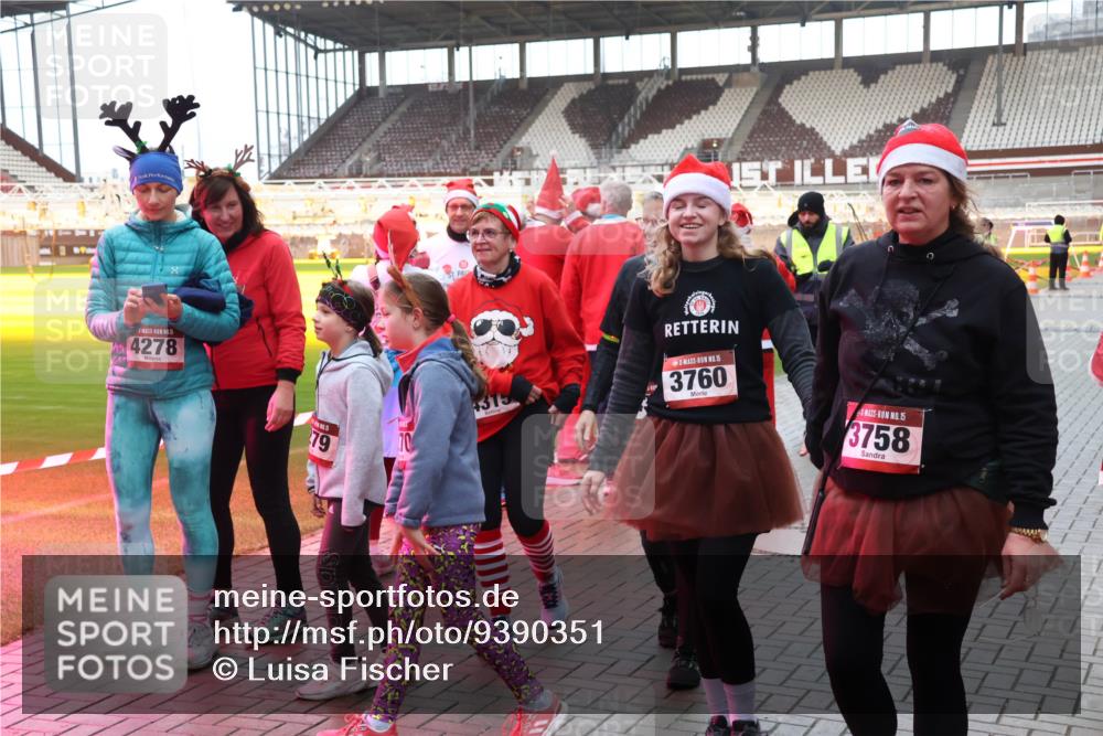 07.12.2025 - St. Pauli X-Mass-Run No. 15 Luisa Fischer http://msf.ph/oto/9390351 07.12.2025 12:13:20 Ziel 15, 4278, 5, 79, 1, 15, 3760, 15, 3758, 1500, 1503, 2543, 3972 meine-sportfotos.de
