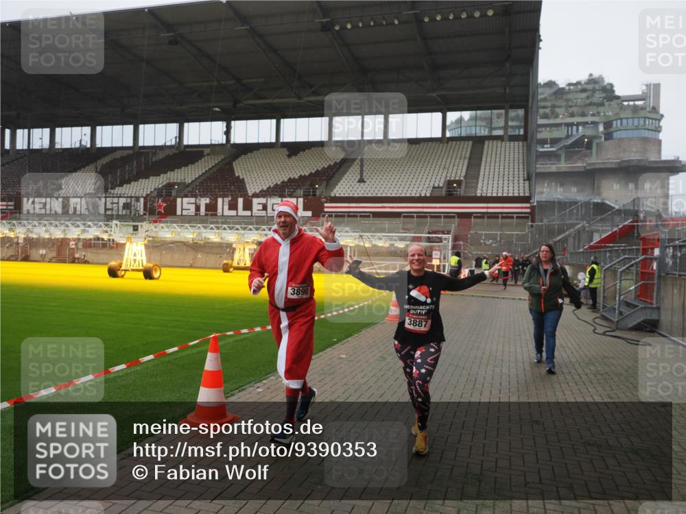 07.12.2025 - St. Pauli X-Mass-Run No. 15 Fabian Wolf http://msf.ph/oto/9390353 07.12.2025 10:23:39 Ziel 638, 1104, 3539, 3644, 3649, 3887, 3890, 4145, 4549 meine-sportfotos.de