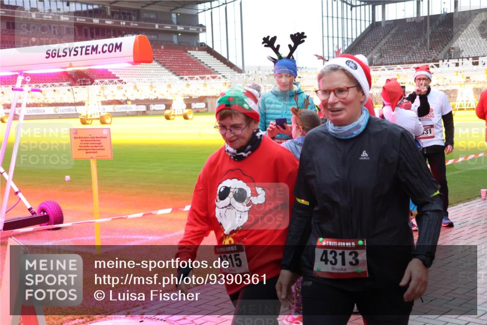 07.12.2025 - St. Pauli X-Mass-Run No. 15 Luisa Fischer http://msf.ph/oto/9390361 07.12.2025 12:13:23 Ziel 4, 4315, 15, 4313, 31, 455, 463, 466, 1500, 1503, 2543 meine-sportfotos.de