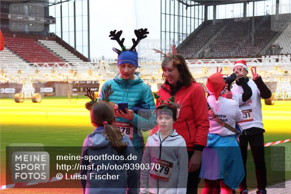 07.12.2025 - St. Pauli X-Mass-Run No. 15 Luisa Fischer http://msf.ph/oto/9390370 07.12.2025 12:13:25 Ziel 15, 78, 15, 4279, 31, 455, 463, 466, 1500, 1503, 2543, 4713 meine-sportfotos.de