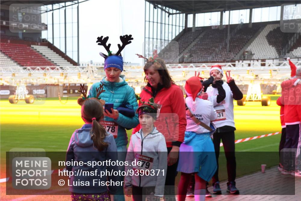 07.12.2025 - St. Pauli X-Mass-Run No. 15 Luisa Fischer http://msf.ph/oto/9390371 07.12.2025 12:13:26 Ziel 5, 78, 5, 4279, 31, 455, 463, 466, 1500, 1503, 2543, 4713 meine-sportfotos.de