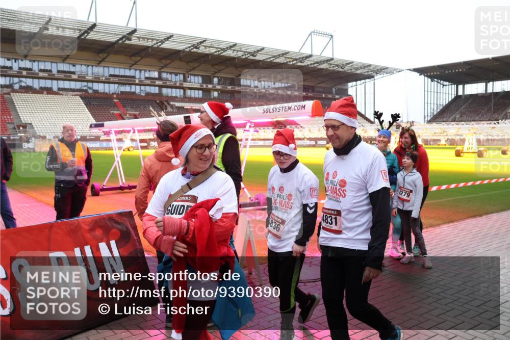 07.12.2025 - St. Pauli X-Mass-Run No. 15 Luisa Fischer http://msf.ph/oto/9390390 07.12.2025 12:13:37 Ziel 15, 836, 4279, 4831, 455, 463, 466, 1500, 1503, 2543, 3645, 4077, 4258, 4261, 4713 meine-sportfotos.de