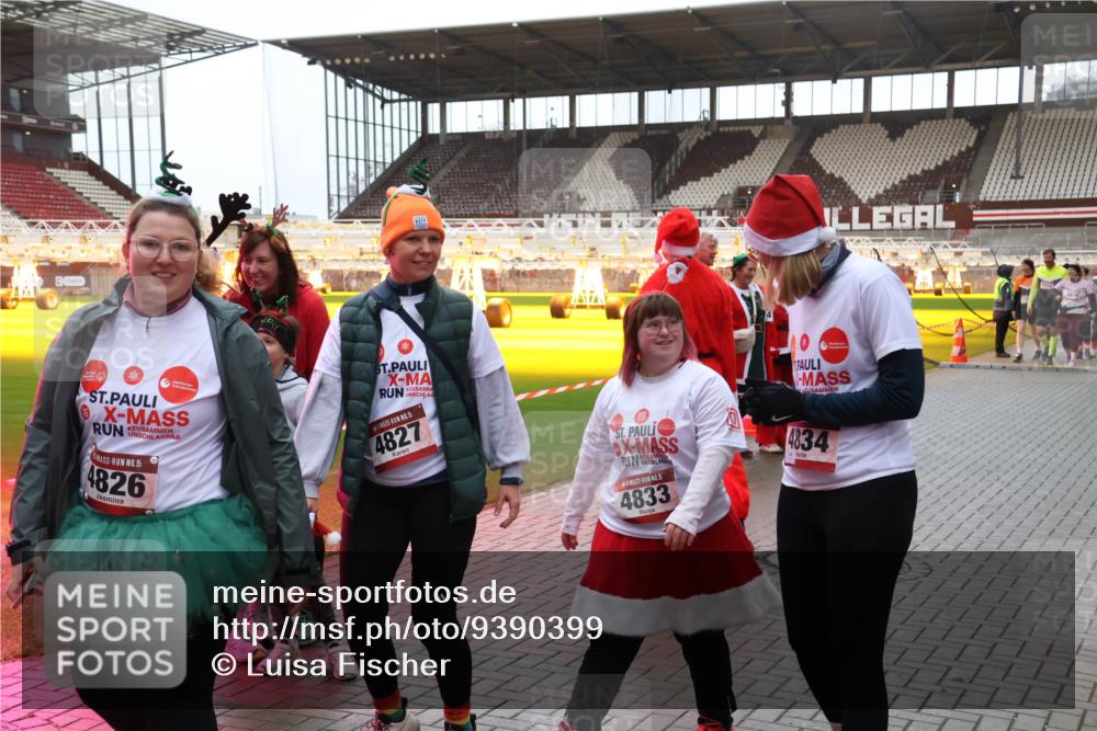 07.12.2025 - St. Pauli X-Mass-Run No. 15 Luisa Fischer http://msf.ph/oto/9390399 07.12.2025 12:13:43 Ziel 15, 4827, 15, 4833, 4834, 15, 4826, 455, 463, 466, 1500, 1503, 2543, 3645, 4077, 4258, 4261, 4713 meine-sportfotos.de