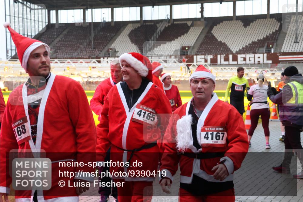 07.12.2025 - St. Pauli X-Mass-Run No. 15 Luisa Fischer http://msf.ph/oto/9390419 07.12.2025 12:13:57 Ziel 15, 168, 5, 4165, 16, 15, 4167, 1033, 455, 463, 466, 2543, 3645, 4048, 4077, 4179, 4258, 4261, 4713 meine-sportfotos.de