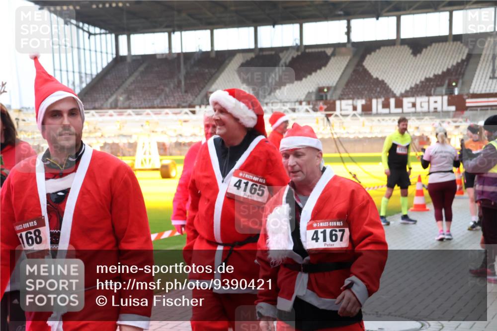 07.12.2025 - St. Pauli X-Mass-Run No. 15 Luisa Fischer http://msf.ph/oto/9390421 07.12.2025 12:13:57 Ziel 15, 168, 89, 4165, 5, 4167, 455, 463, 466, 2543, 3645, 4048, 4077, 4179, 4258, 4261, 4713 meine-sportfotos.de