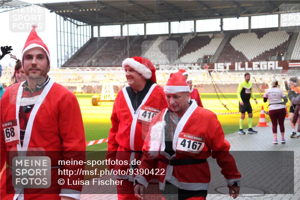 07.12.2025 - St. Pauli X-Mass-Run No. 15 Luisa Fischer http://msf.ph/oto/9390422 07.12.2025 12:13:57 Ziel 15, 168, 416, 15, 4167, 455, 463, 466, 2543, 3645, 4048, 4077, 4179, 4258, 4261, 4713 meine-sportfotos.de