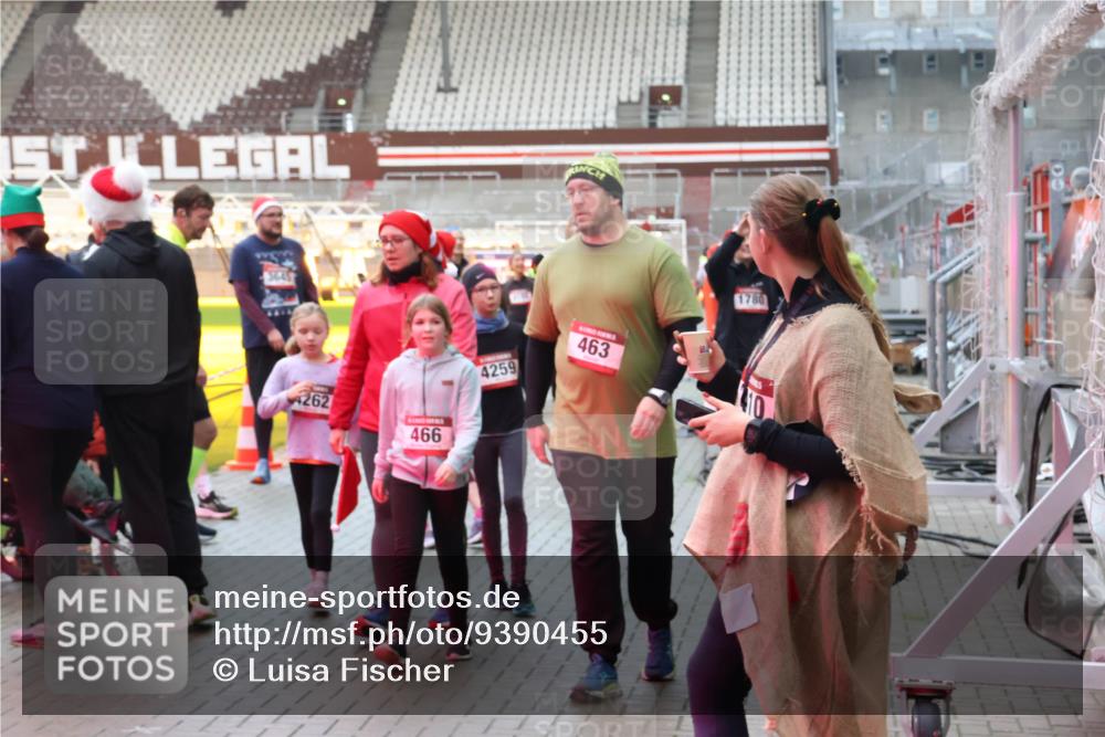 07.12.2025 - St. Pauli X-Mass-Run No. 15 Luisa Fischer http://msf.ph/oto/9390455 07.12.2025 12:14:22 Ziel 262, 466, 4259, 463, 1780, 2274, 4048, 4179, 4258, 4261 meine-sportfotos.de