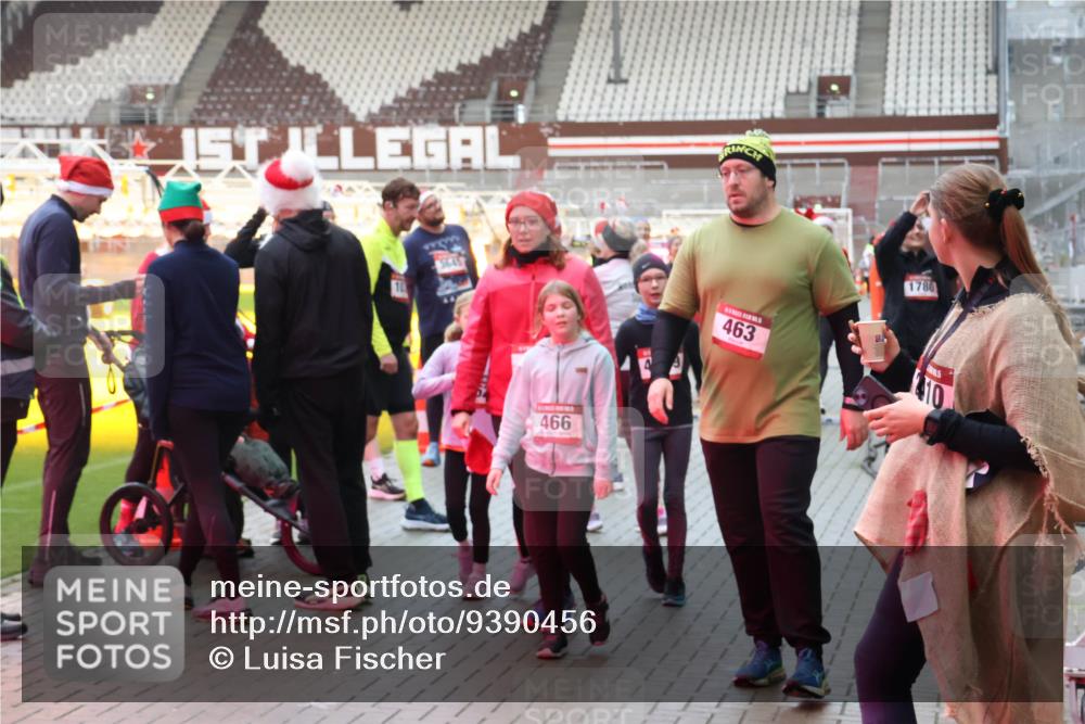 07.12.2025 - St. Pauli X-Mass-Run No. 15 Luisa Fischer http://msf.ph/oto/9390456 07.12.2025 12:14:22 Ziel 466, 1780, 463, 410, 2274, 4048, 4179, 4258, 4261 meine-sportfotos.de