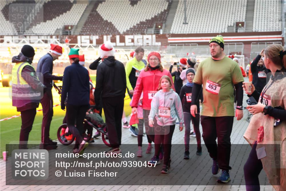 07.12.2025 - St. Pauli X-Mass-Run No. 15 Luisa Fischer http://msf.ph/oto/9390457 07.12.2025 12:14:22 Ziel 45, 466, 1780, 42, 463, 410, 2274, 4048, 4179, 4258, 4261 meine-sportfotos.de