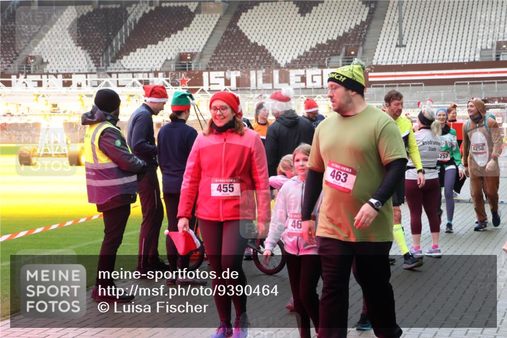 07.12.2025 - St. Pauli X-Mass-Run No. 15 Luisa Fischer http://msf.ph/oto/9390464 07.12.2025 12:14:24 Ziel 455, 46, 15, 463, 4258, 257, 2274, 3690, 4048, 4179 meine-sportfotos.de