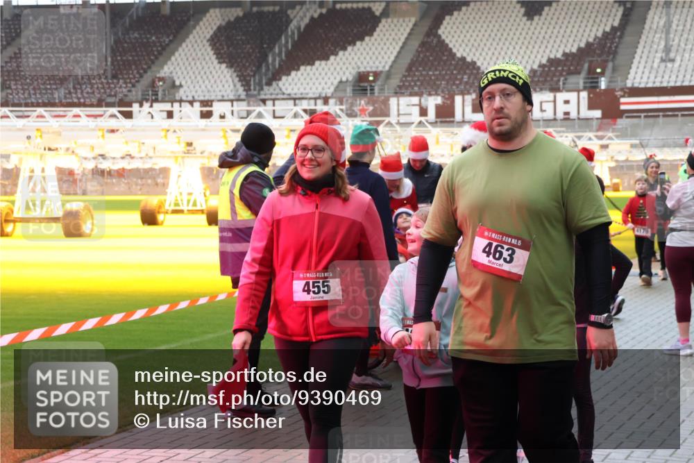 07.12.2025 - St. Pauli X-Mass-Run No. 15 Luisa Fischer http://msf.ph/oto/9390469 07.12.2025 12:14:25 Ziel 5, 455, 15, 463, 14179, 2274, 3690, 4048, 4179 meine-sportfotos.de