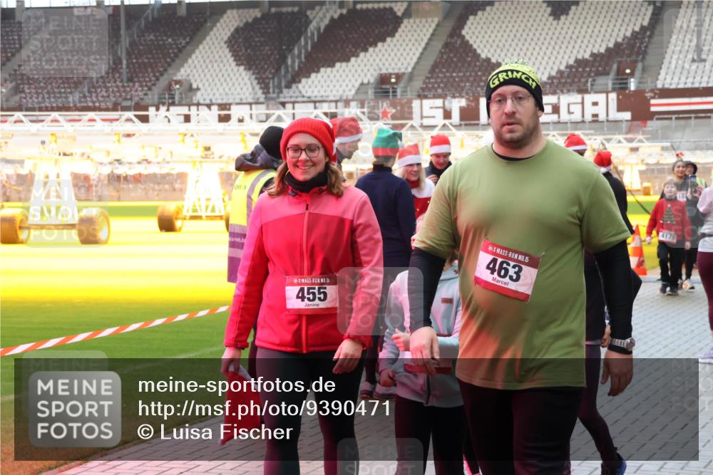 07.12.2025 - St. Pauli X-Mass-Run No. 15 Luisa Fischer http://msf.ph/oto/9390471 07.12.2025 12:14:26 Ziel 15, 455, 15, 463, 4179, 2274, 3690, 3693, 4048, 4179 meine-sportfotos.de