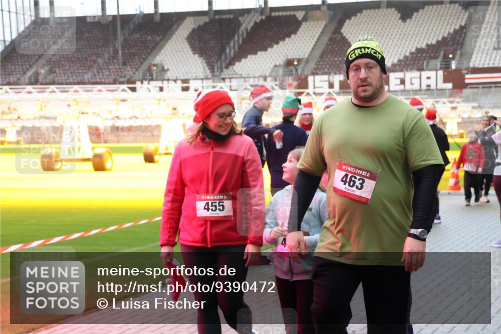 07.12.2025 - St. Pauli X-Mass-Run No. 15 Luisa Fischer http://msf.ph/oto/9390472 07.12.2025 12:14:26 Ziel 455, 4, 15, 463, 2274, 3690, 3693, 4048, 4179 meine-sportfotos.de