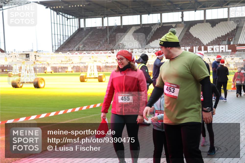 07.12.2025 - St. Pauli X-Mass-Run No. 15 Luisa Fischer http://msf.ph/oto/9390475 07.12.2025 12:14:27 Ziel 15, 455, 15, 463, 417, 418, 2274, 3690, 3693, 4048, 4179 meine-sportfotos.de