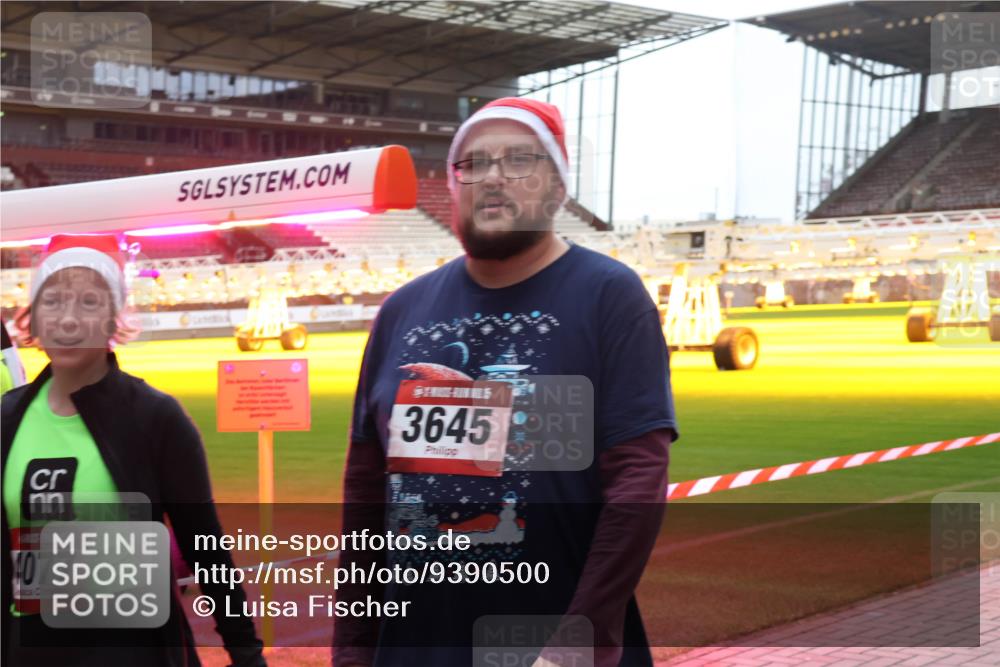 07.12.2025 - St. Pauli X-Mass-Run No. 15 Luisa Fischer http://msf.ph/oto/9390500 07.12.2025 12:15:03 Ziel 1077, 3645, 444, 445, 451, 454, 457, 3690, 3693 meine-sportfotos.de