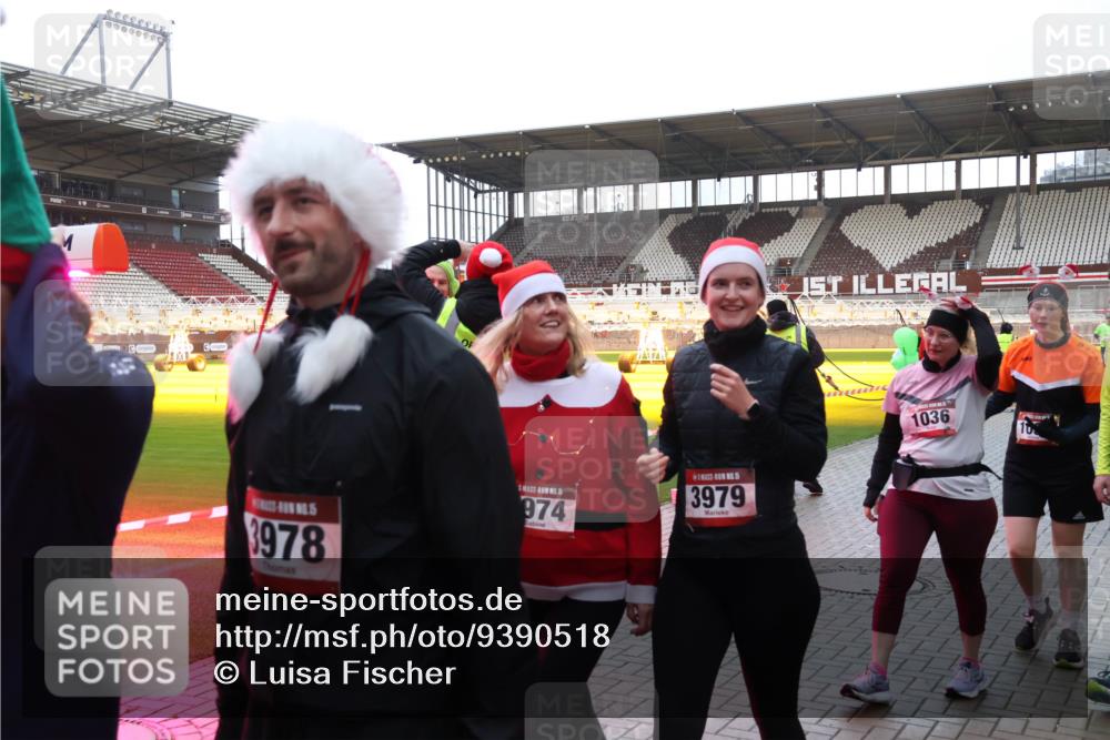 07.12.2025 - St. Pauli X-Mass-Run No. 15 Luisa Fischer http://msf.ph/oto/9390518 07.12.2025 12:15:31 Ziel 3978, 15, 974, 3979, 1, 1036, 10, 3142, 3178, 3712 meine-sportfotos.de