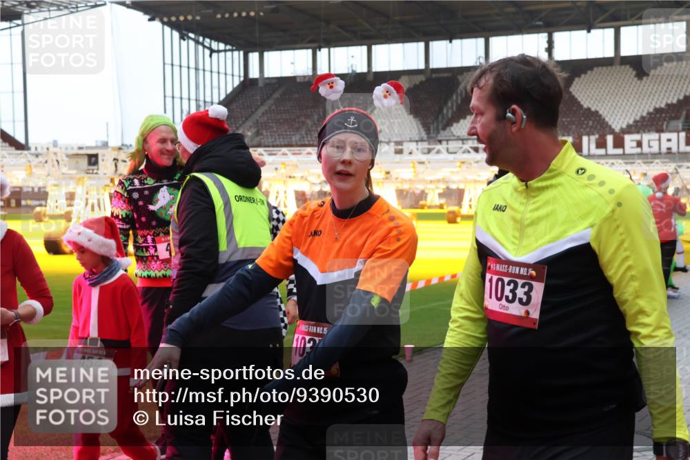 07.12.2025 - St. Pauli X-Mass-Run No. 15 Luisa Fischer http://msf.ph/oto/9390530 07.12.2025 12:15:34 Ziel 1, 15, 454, 15, 103, 1, 1033, 3142, 3178, 3712 meine-sportfotos.de
