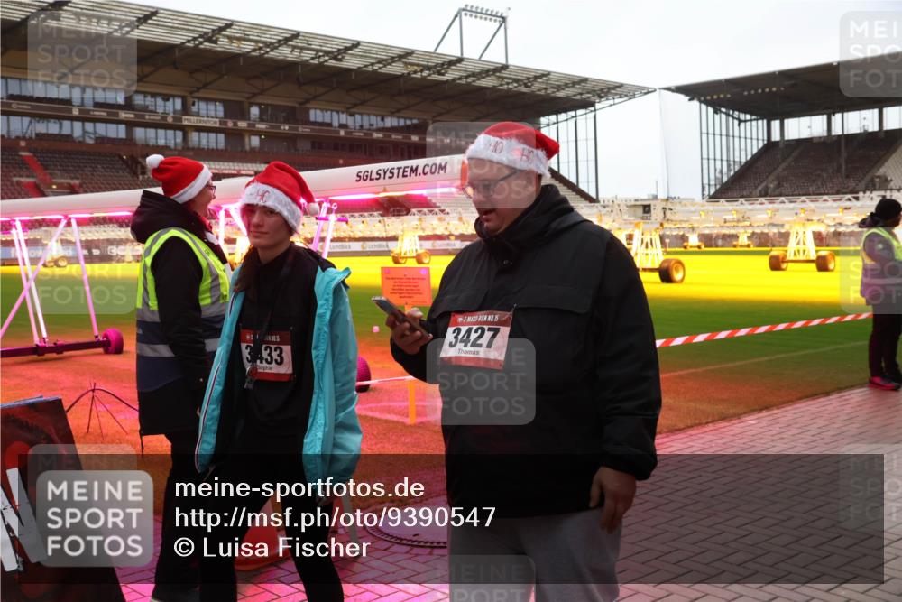 07.12.2025 - St. Pauli X-Mass-Run No. 15 Luisa Fischer http://msf.ph/oto/9390547 07.12.2025 12:18:21 Ziel 3, 33, 15, 3427, 3866, 3868, 4014, 4015 meine-sportfotos.de