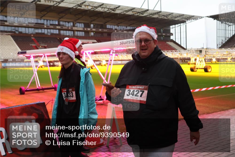 07.12.2025 - St. Pauli X-Mass-Run No. 15 Luisa Fischer http://msf.ph/oto/9390549 07.12.2025 12:18:21 Ziel 15, 3, 33, 15, 3427, 3866, 3868, 4014, 4015 meine-sportfotos.de
