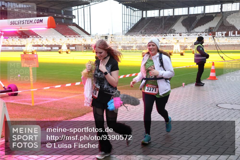 07.12.2025 - St. Pauli X-Mass-Run No. 15 Luisa Fischer http://msf.ph/oto/9390572 07.12.2025 12:19:26 Ziel 3371, 1259, 2093, 2309, 3371, 3373 meine-sportfotos.de
