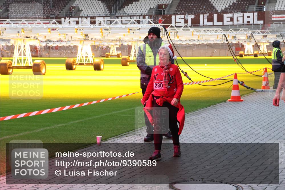 07.12.2025 - St. Pauli X-Mass-Run No. 15 Luisa Fischer http://msf.ph/oto/9390589 07.12.2025 12:19:57 Ziel 6709, 230, 1259, 2093, 2309 meine-sportfotos.de