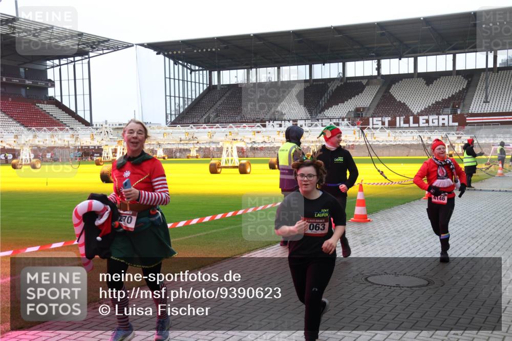 07.12.2025 - St. Pauli X-Mass-Run No. 15 Luisa Fischer http://msf.ph/oto/9390623 07.12.2025 10:56:53 Ziel 270, 5, 063, 4146, 236, 248, 417, 759, 951, 955, 1790, 1793, 2170, 2538, 2542, 4063, 4146, 4493 meine-sportfotos.de