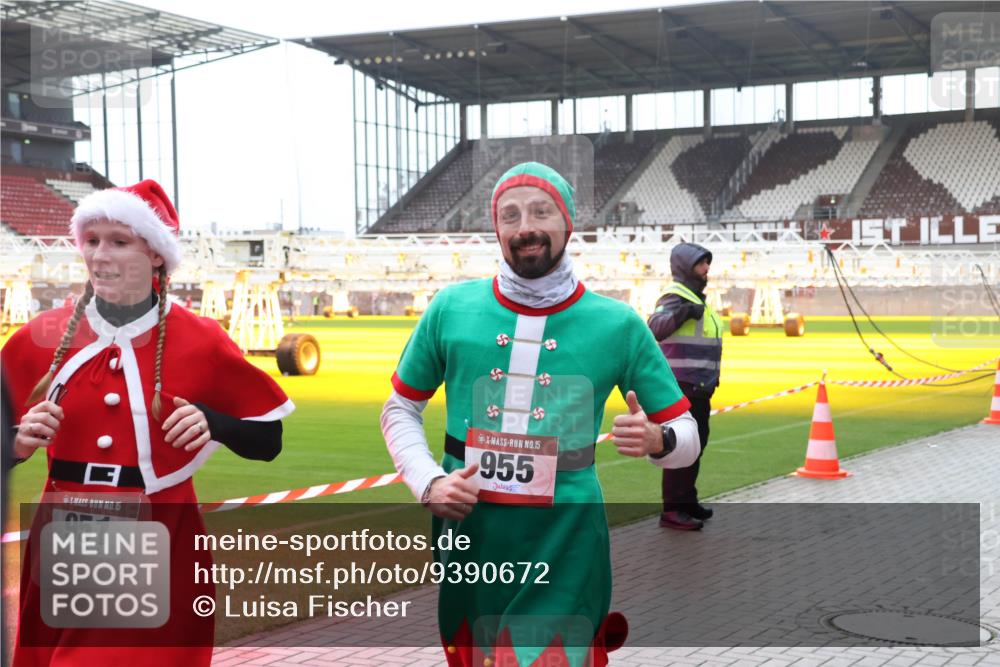 07.12.2025 - St. Pauli X-Mass-Run No. 15 Luisa Fischer http://msf.ph/oto/9390672 07.12.2025 10:57:18 Ziel 15, 951, 15, 955, 55, 236, 248, 280, 417, 555, 566, 568, 759, 763, 1097, 1099, 1203, 2170, 2538, 2542, 2664, 3275, 4063, 4146, 4799 meine-sportfotos.de