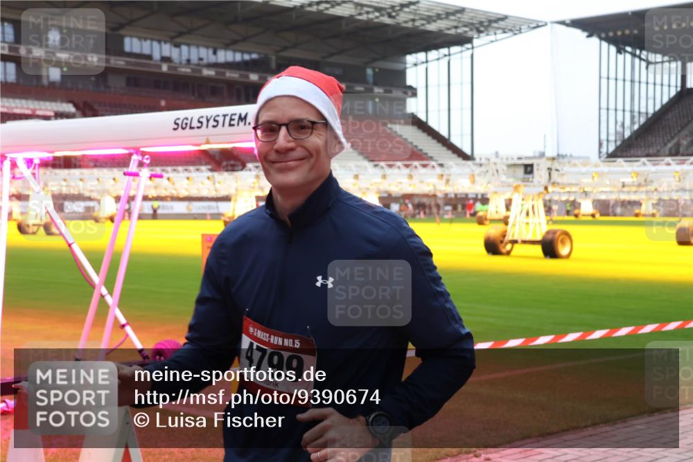 07.12.2025 - St. Pauli X-Mass-Run No. 15 Luisa Fischer http://msf.ph/oto/9390674 07.12.2025 10:57:24 Ziel 15, 4799, 55, 236, 248, 280, 417, 555, 566, 568, 759, 763, 1097, 1099, 1203, 2538, 2542, 2664, 2665, 3064, 3067, 3275, 4799 meine-sportfotos.de