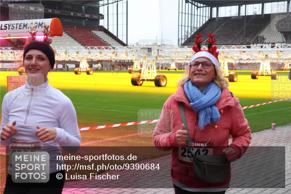 07.12.2025 - St. Pauli X-Mass-Run No. 15 Luisa Fischer http://msf.ph/oto/9390684 07.12.2025 10:57:28 Ziel 4, 15, 2538, 5, 2572, 55, 130, 251, 280, 417, 555, 566, 568, 759, 763, 773, 1097, 1099, 1203, 1387, 2297, 2298, 2538, 2542, 2664, 2665, 3064, 3067, 3275, 4799 meine-sportfotos.de