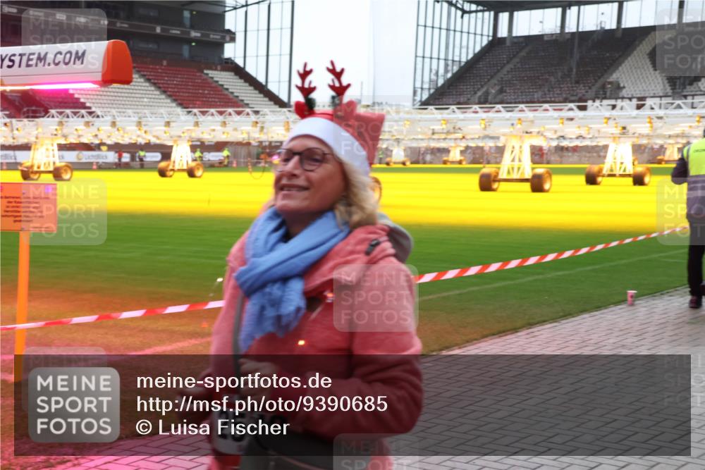 07.12.2025 - St. Pauli X-Mass-Run No. 15 Luisa Fischer http://msf.ph/oto/9390685 07.12.2025 10:57:28 Ziel 1, 253, 55, 130, 251, 280, 417, 555, 566, 568, 759, 763, 773, 1097, 1099, 1203, 1387, 2297, 2298, 2538, 2542, 2664, 2665, 3064, 3067, 3275, 4799 meine-sportfotos.de